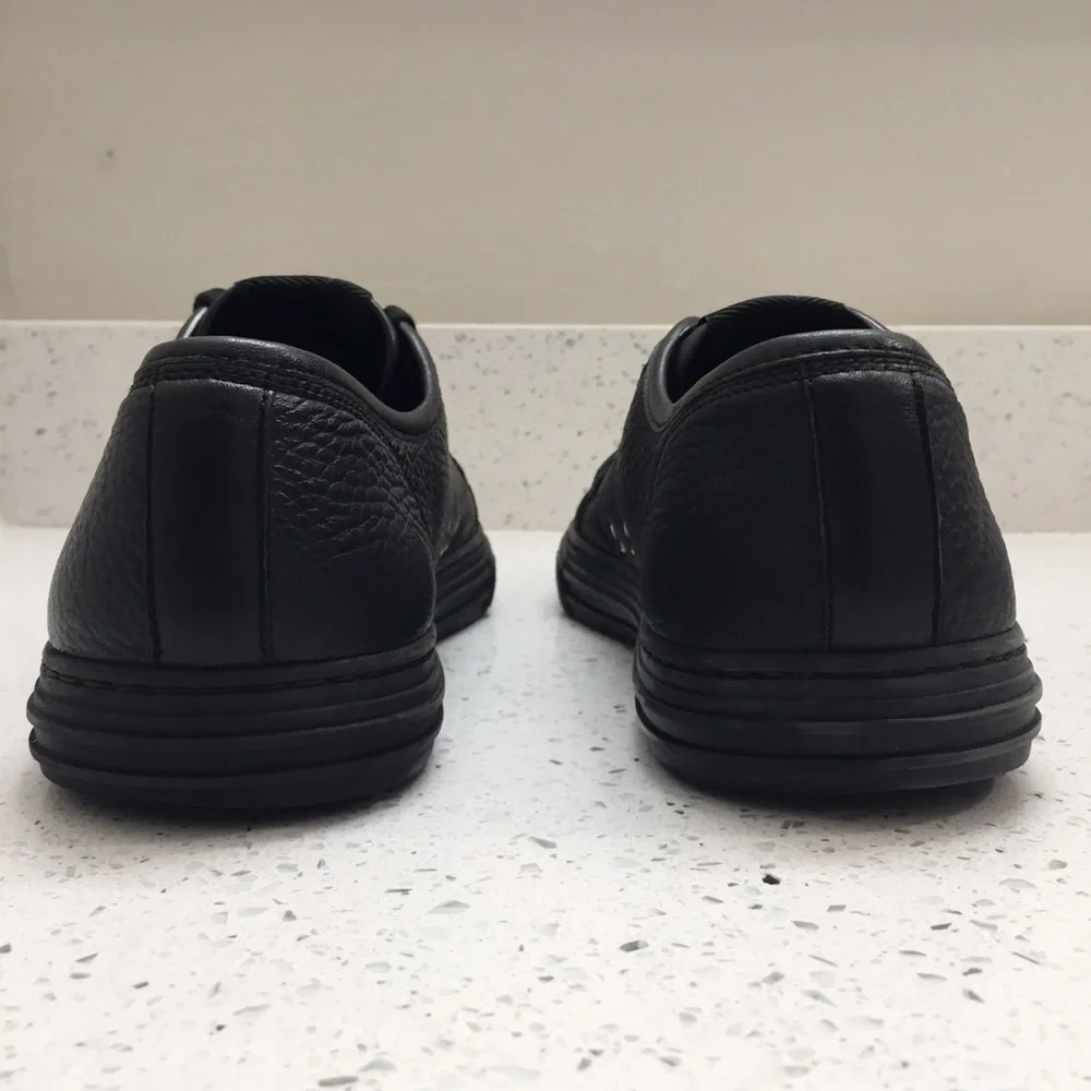 Gucci Low Top Leather Sneaker in Black Size 8.5 G - Picture 5 of 8